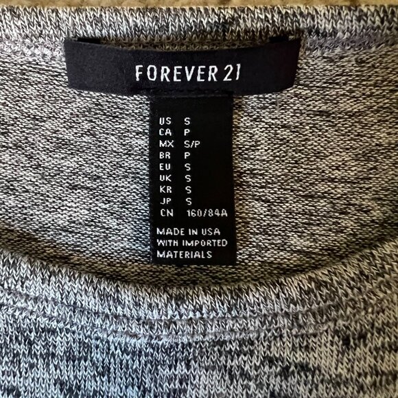 Forever 21 Gray Short Sleeve Sweater Dress with Side Slits – Size S - Picture 8 of 8